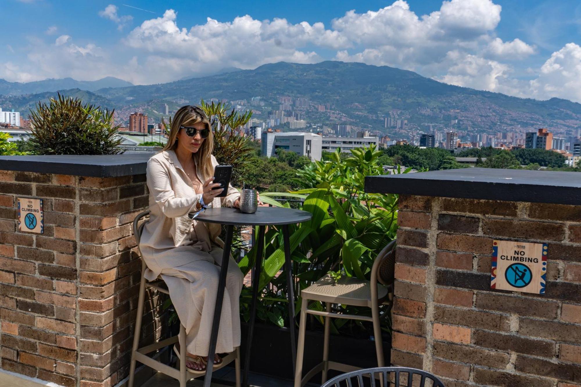 Los Patios Cool Living Medellin Exterior photo
